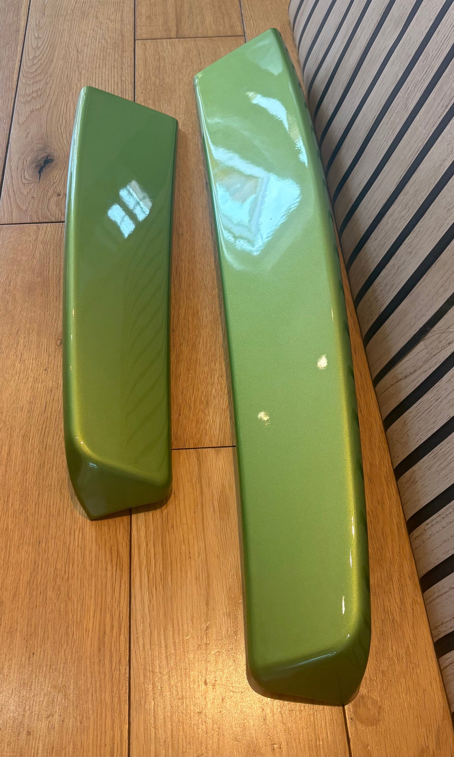 Caddy MK3/MK4 barn door spoiler painted in VIPER GREEN