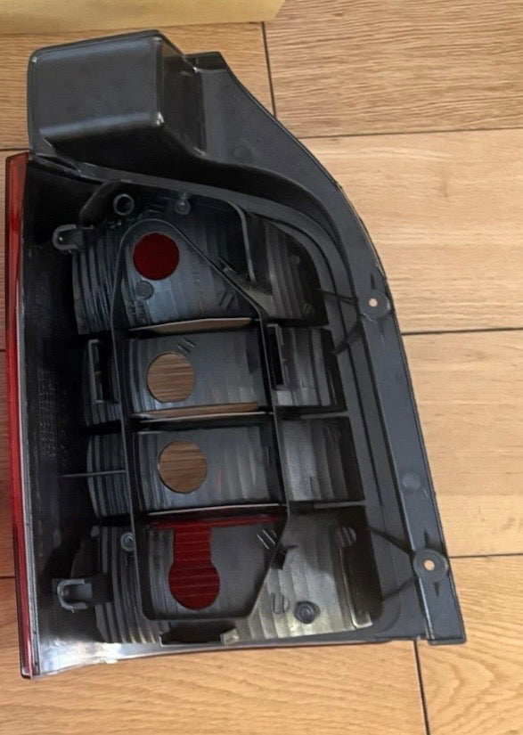 VW T5 2010-2015 | Rear Light Lamp Len | Clear Indicator | RH Driver Side | Twin Door