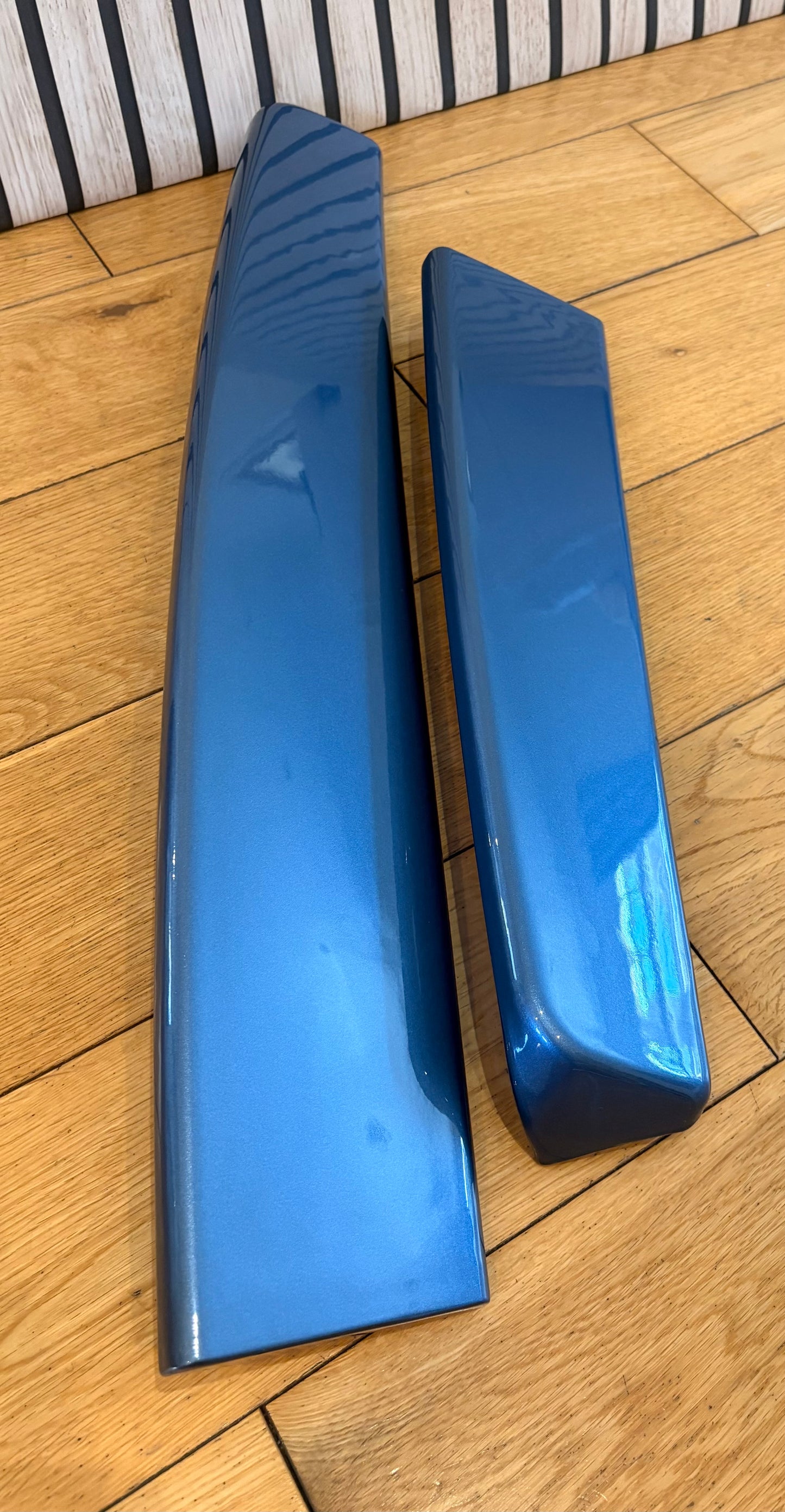 Caddy MK3/MK4 barn door spoiler painted in ACAPULCO BLUE LR5T