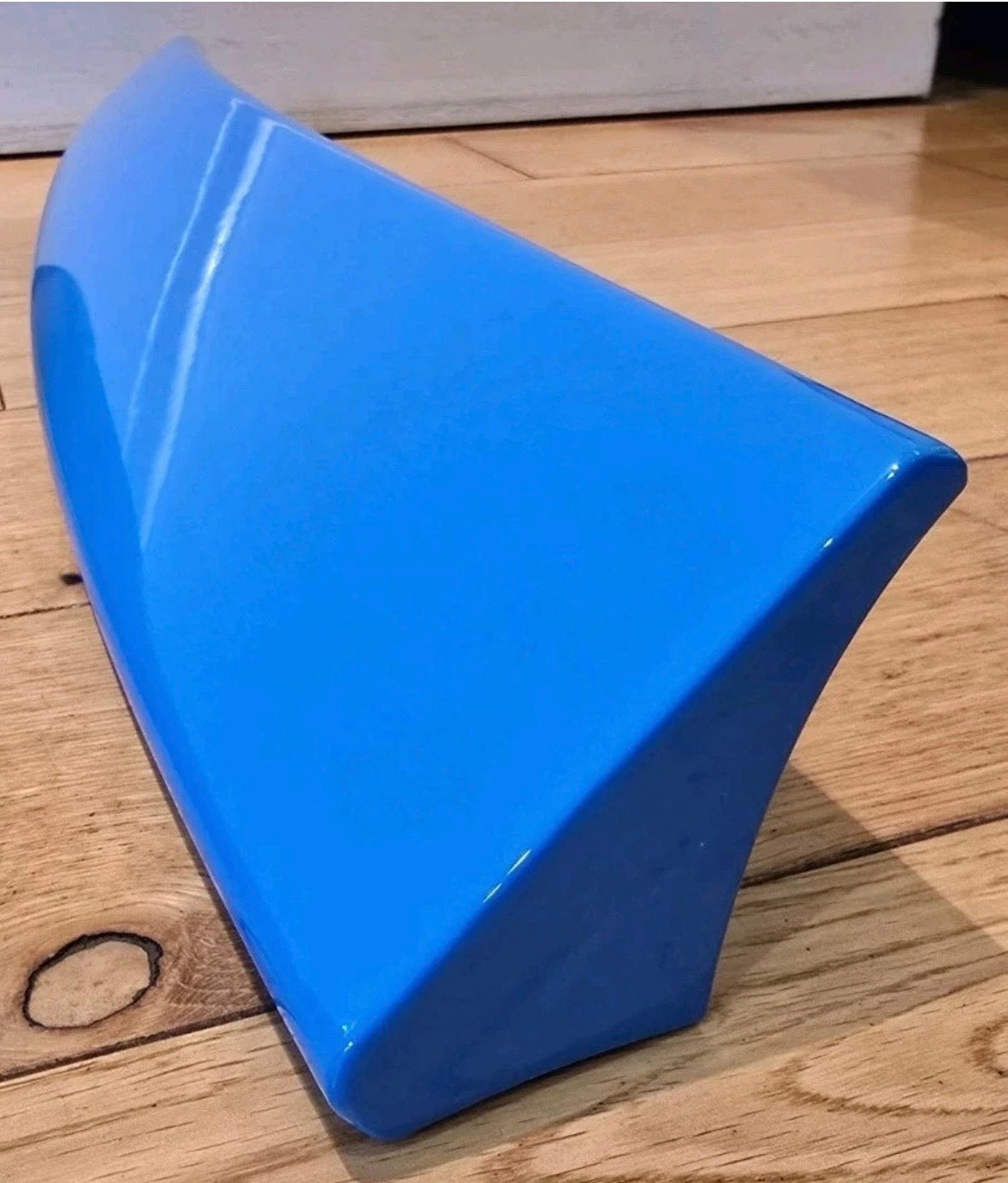 Caddy MK3/MK4 barn door spoiler painted in BRITISH GAS BLUE