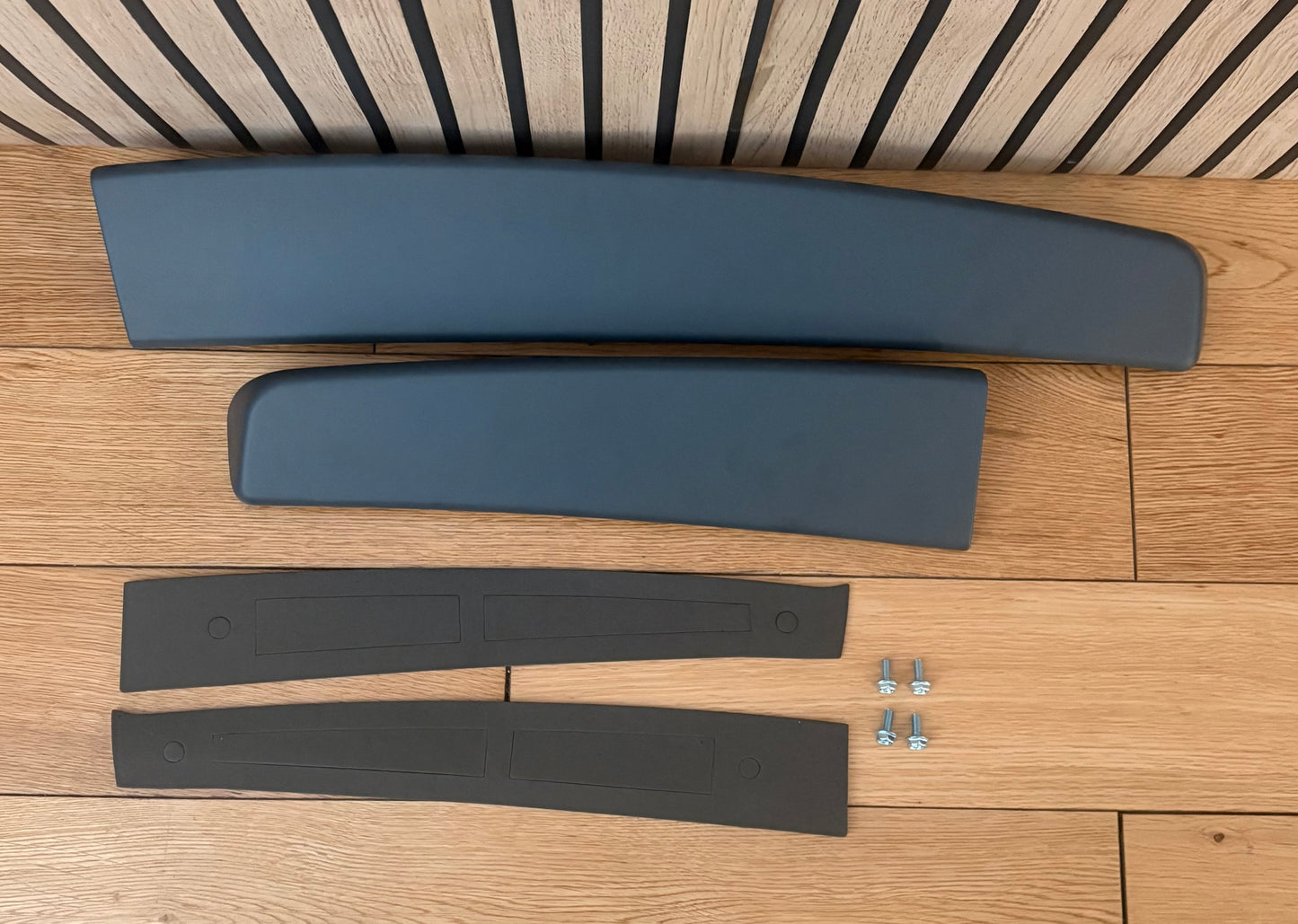 Caddy MK3/MK4 barn door spoiler Non Painted
