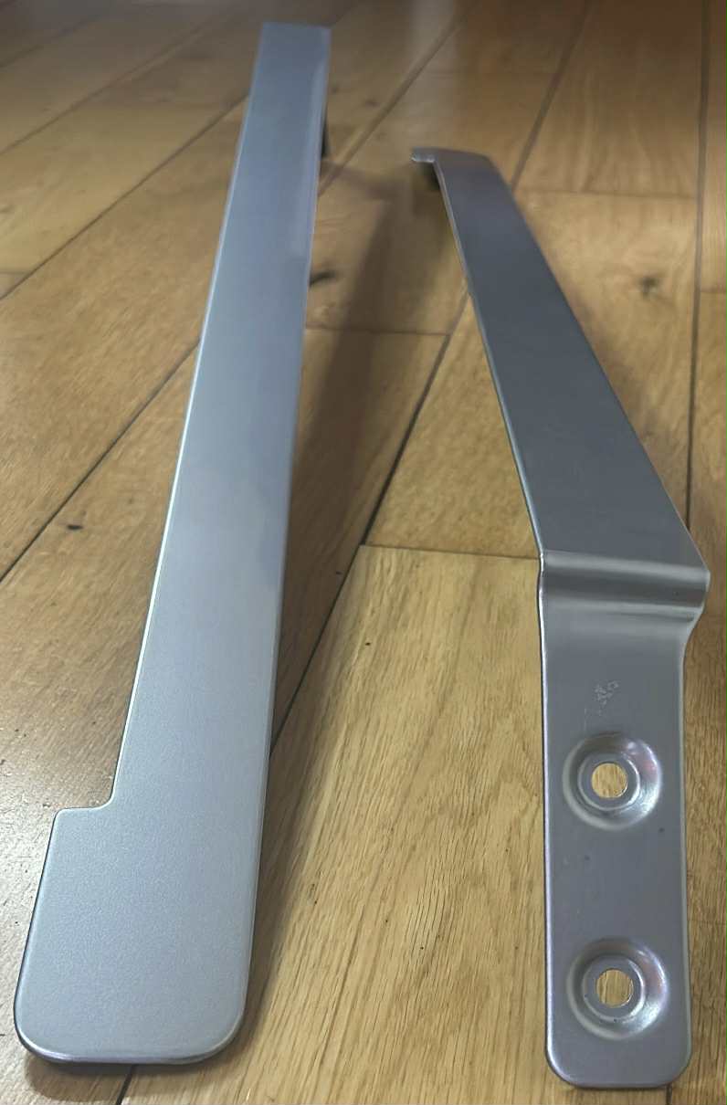 VW CADDY 2K MAXI 2K SIDE LOADING DOOR RAIL COVER LEFT & RIGHT SIDE 2004 - 2020 PAINTED IN LA5W REFLEX SILVER