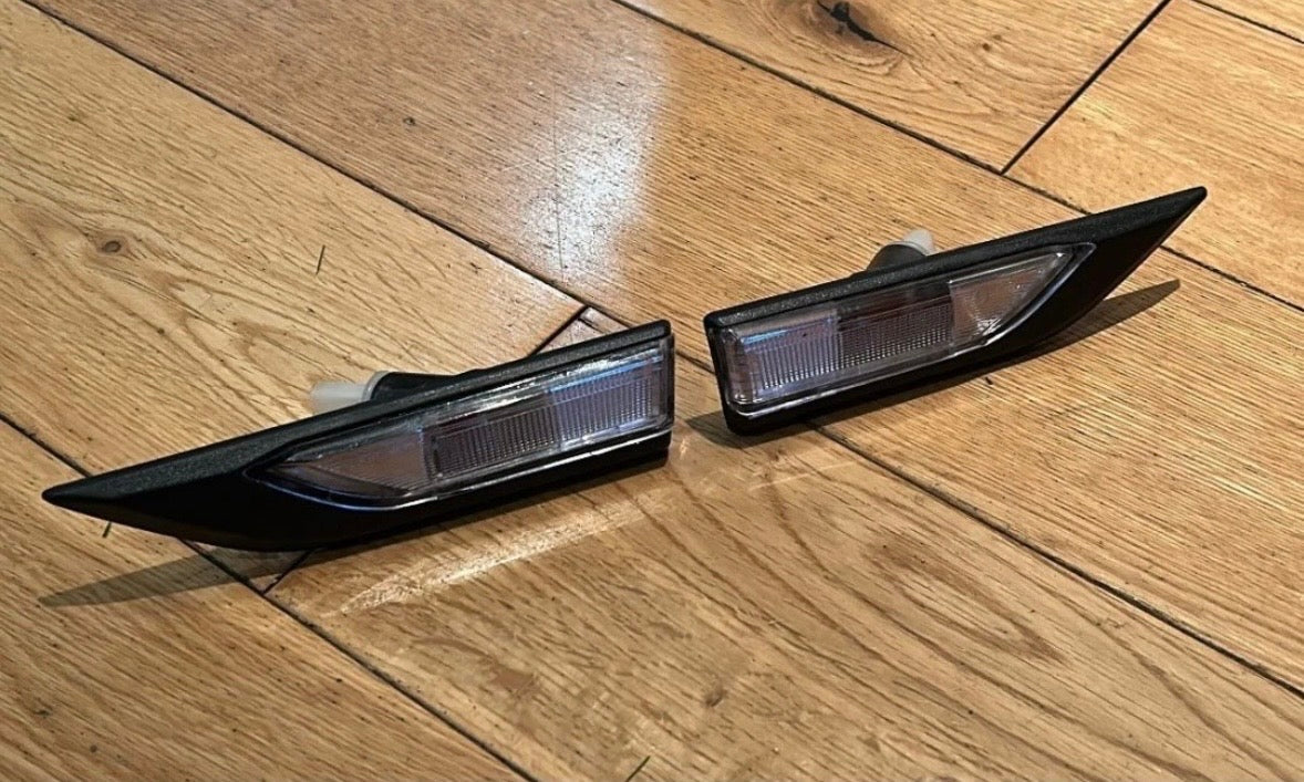 VW CADDY MK4 | PAIR OF SIDE REPEATERS | INDICATORS | 2015 - 2021