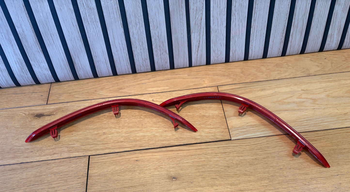 VW Caddy MK4 rear bumper reflectors
