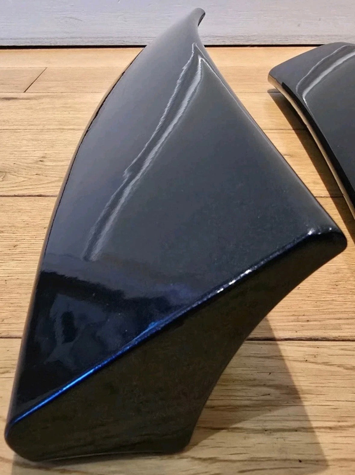 VW Caddy MK3/MK4 barn door spoiler painted in STARLIGHT BLUE LT5U
