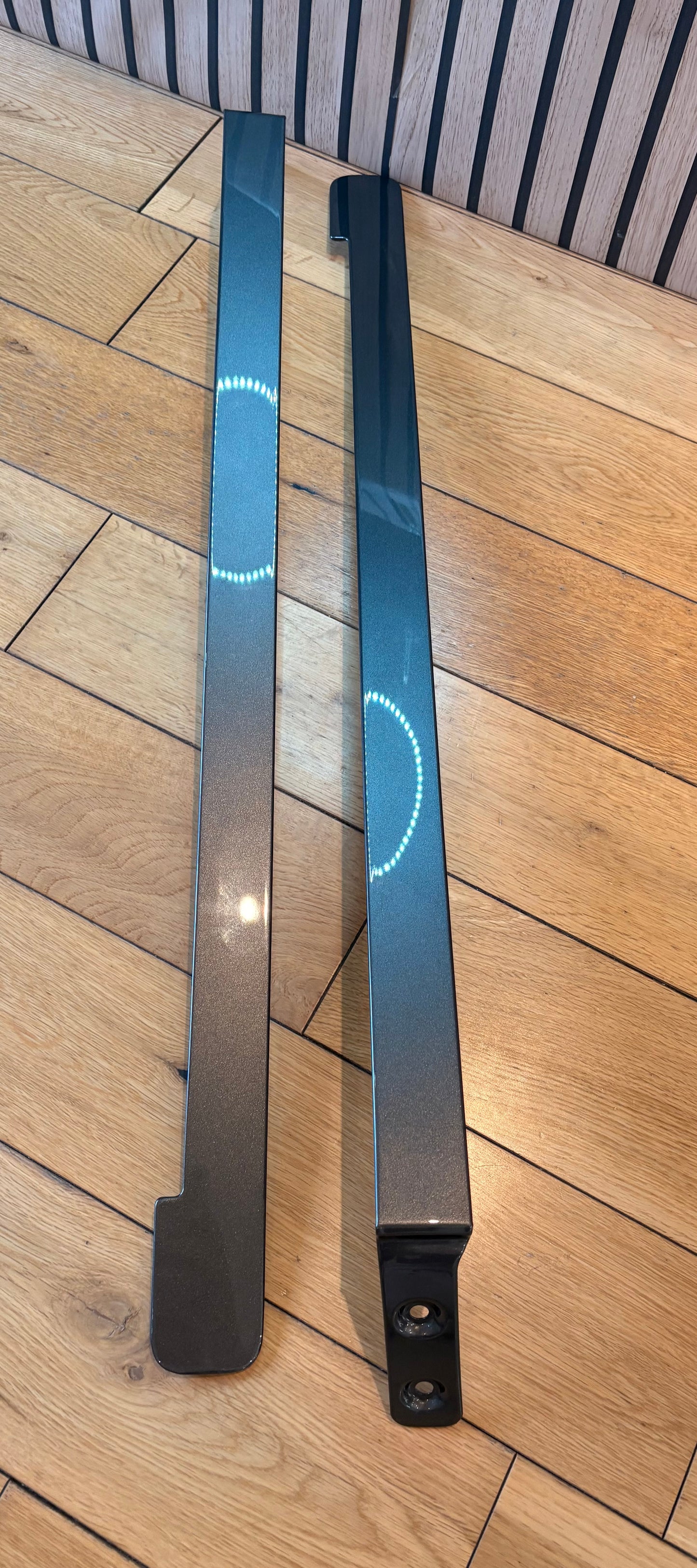 VW CADDY 2K MAXI 2K SIDE LOADING DOOR RAIL COVER LEFT & RIGHT SIDE 2004 - 2020 PAINTED IN LR7H INDIUM GREY