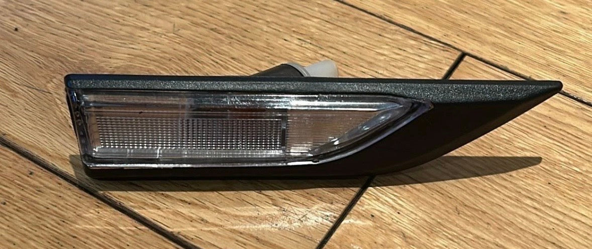 VW CADDY MK4 | PAIR OF SIDE REPEATERS | INDICATORS | 2015 - 2021