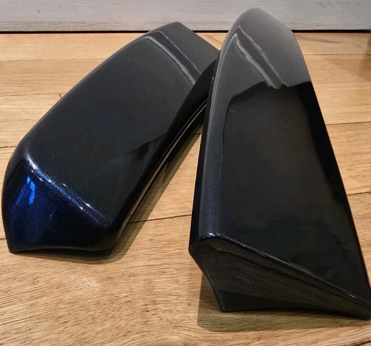 VW Caddy MK3/MK4 barn door spoiler painted in STARLIGHT BLUE LT5U