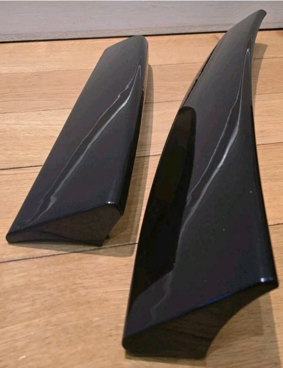 VW Caddy MK3/MK4 barn door spoiler painted in STARLIGHT BLUE LT5U