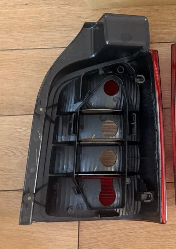 VW T5 2010-2015 | Rear Light Lamp Len | Clear Indicator | LH Passenger Side | Twin Door