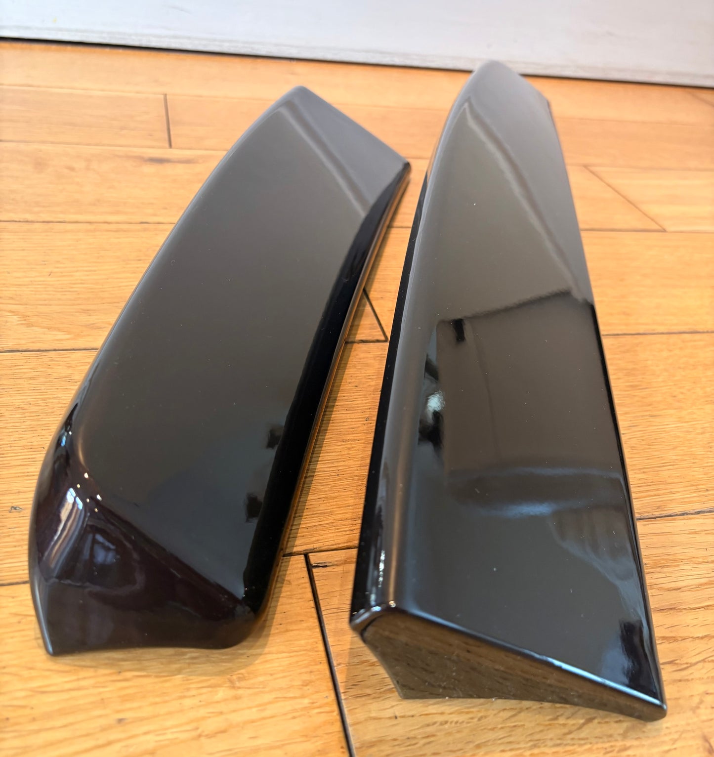VW Caddy MK3/MK4 barn door spoiler painted BLACKBERRY