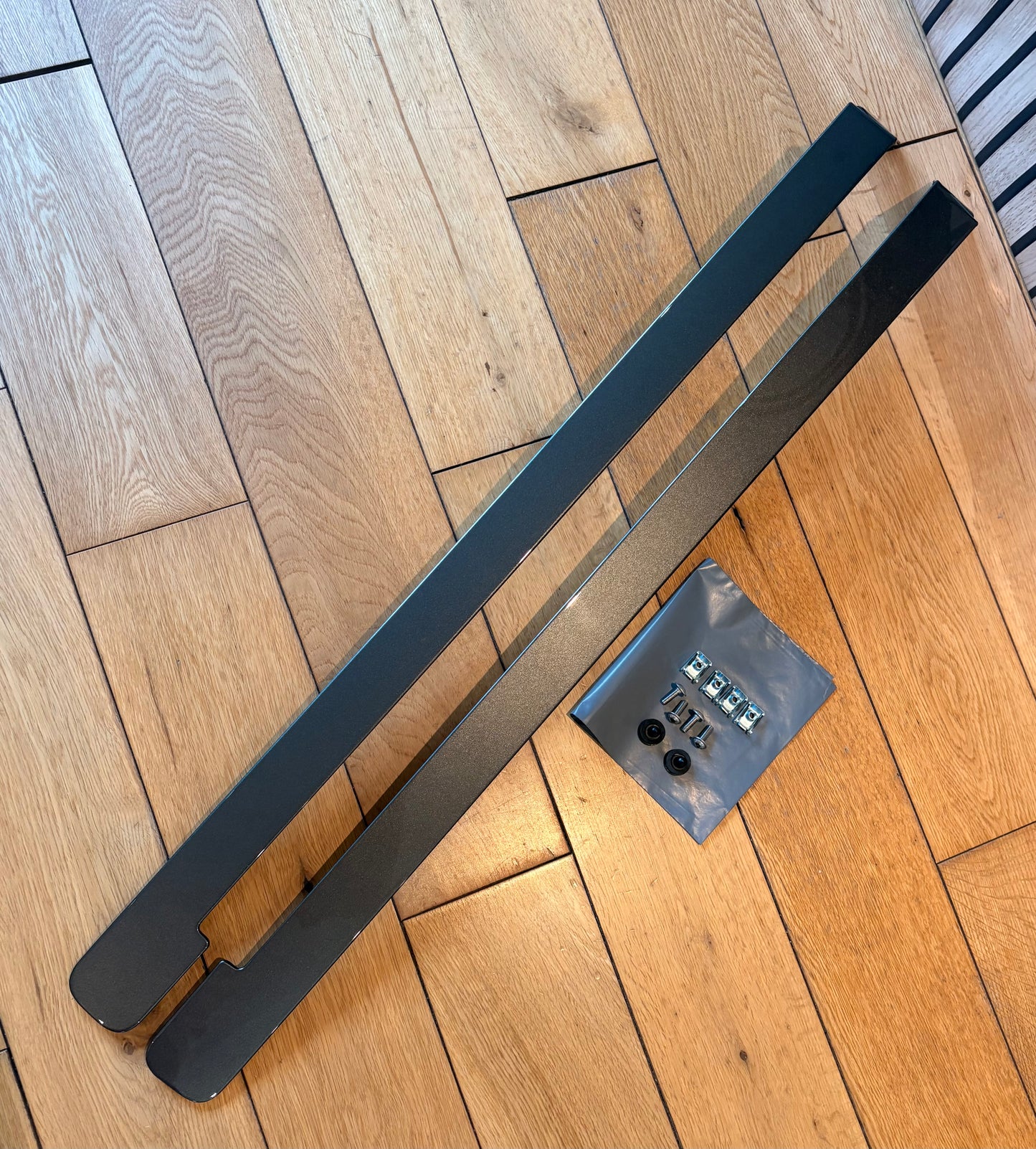 VW CADDY 2K MAXI 2K SIDE LOADING DOOR RAIL COVER LEFT & RIGHT SIDE 2004 - 2020 PAINTED IN LR7H INDIUM GREY