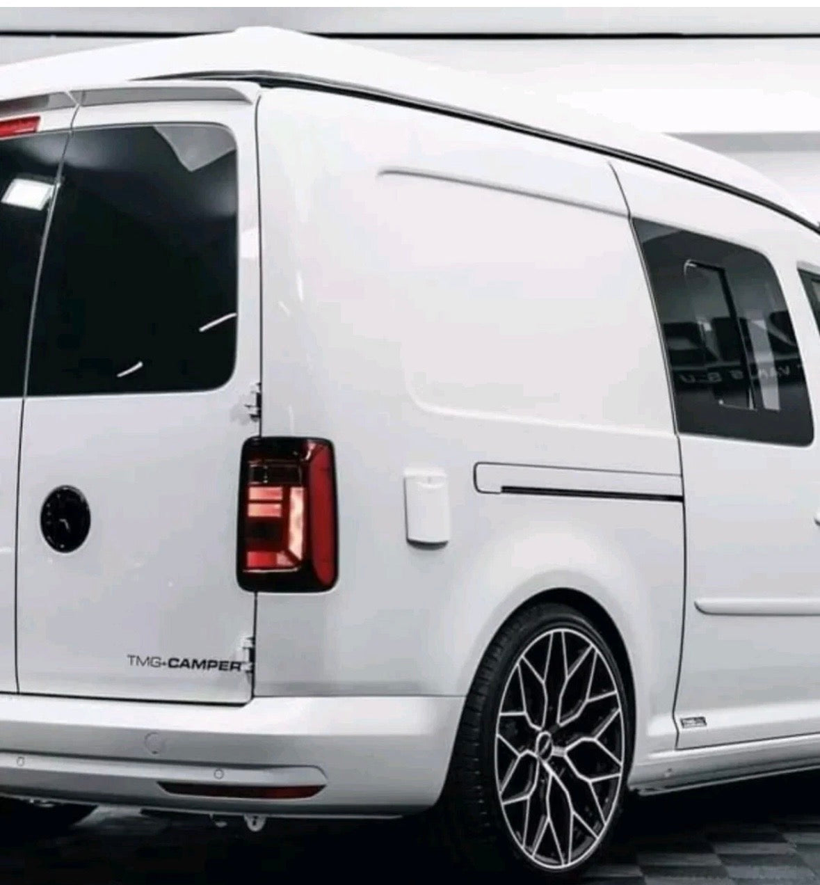 VW CADDY 2K MAXI 2K SIDE LOADING DOOR RAIL COVER LEFT & RIGHT SIDE 2004 - 2020 PAINTED IN LB9A CANDY WHITE