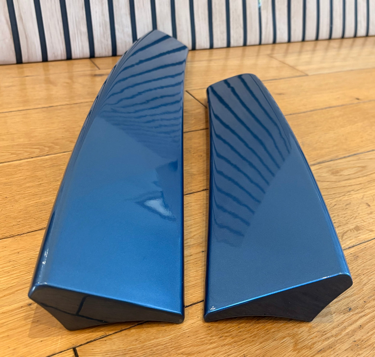 Caddy MK3/MK4 barn door spoiler painted in ACAPULCO BLUE LR5T