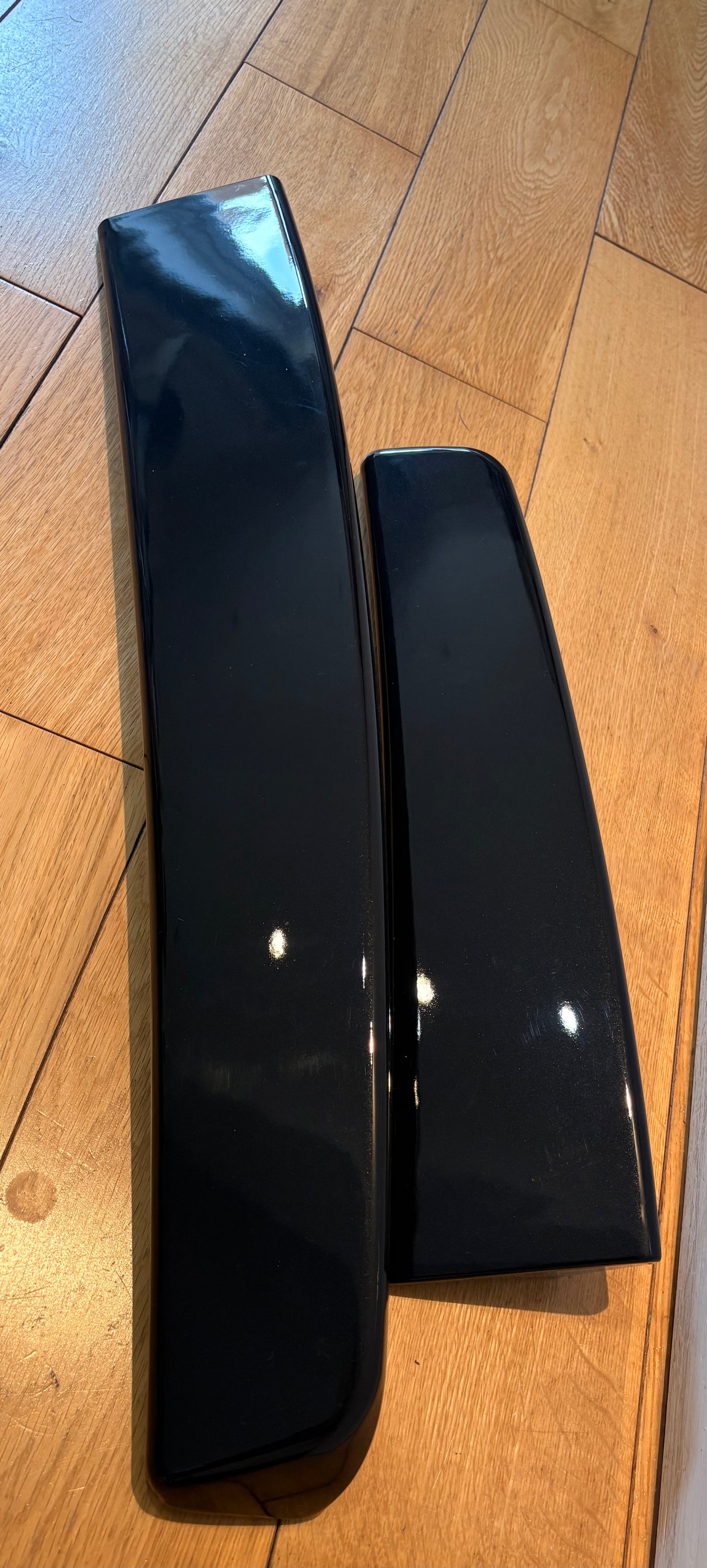 Caddy MK3/MK4 barn door spoiler painted in DEEP BLACK PEARL LC9X