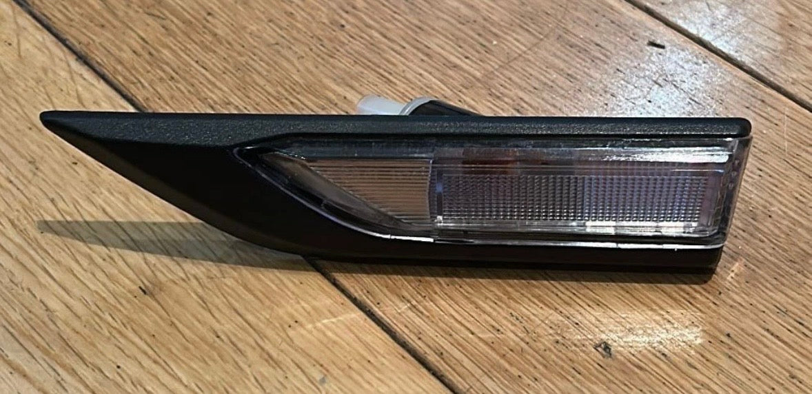 VW CADDY MK4 | PAIR OF SIDE REPEATERS | INDICATORS | 2015 - 2021