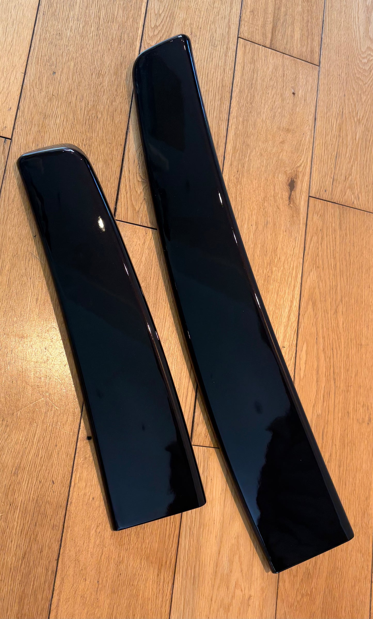 VW Caddy MK3/MK4 barn door spoiler painted BLACKBERRY