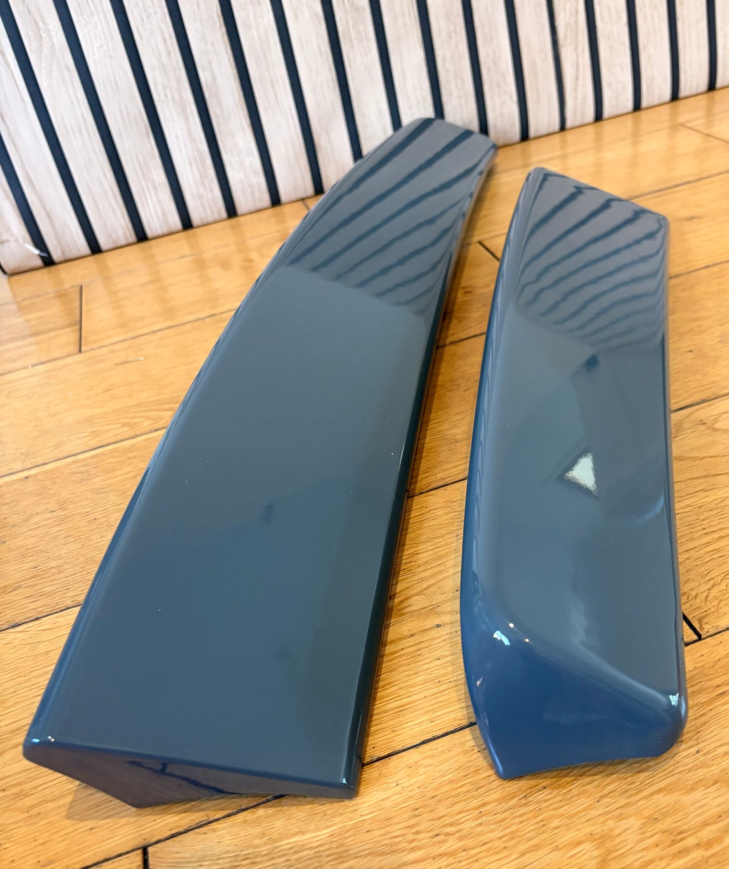 Caddy MK3/MK4 barn door spoiler painted in PURE GREY