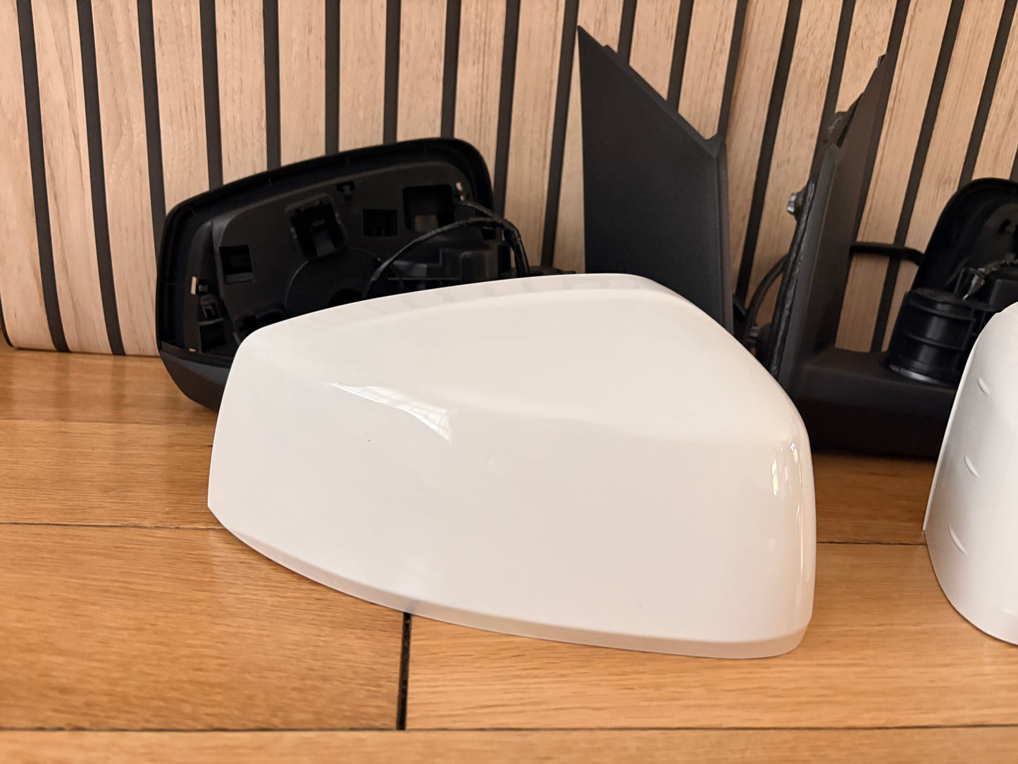 Caddy MK5 Wing Door Mirrors | 2021 >| Pair | Electric | Heated | Candy White Caps LB9A
