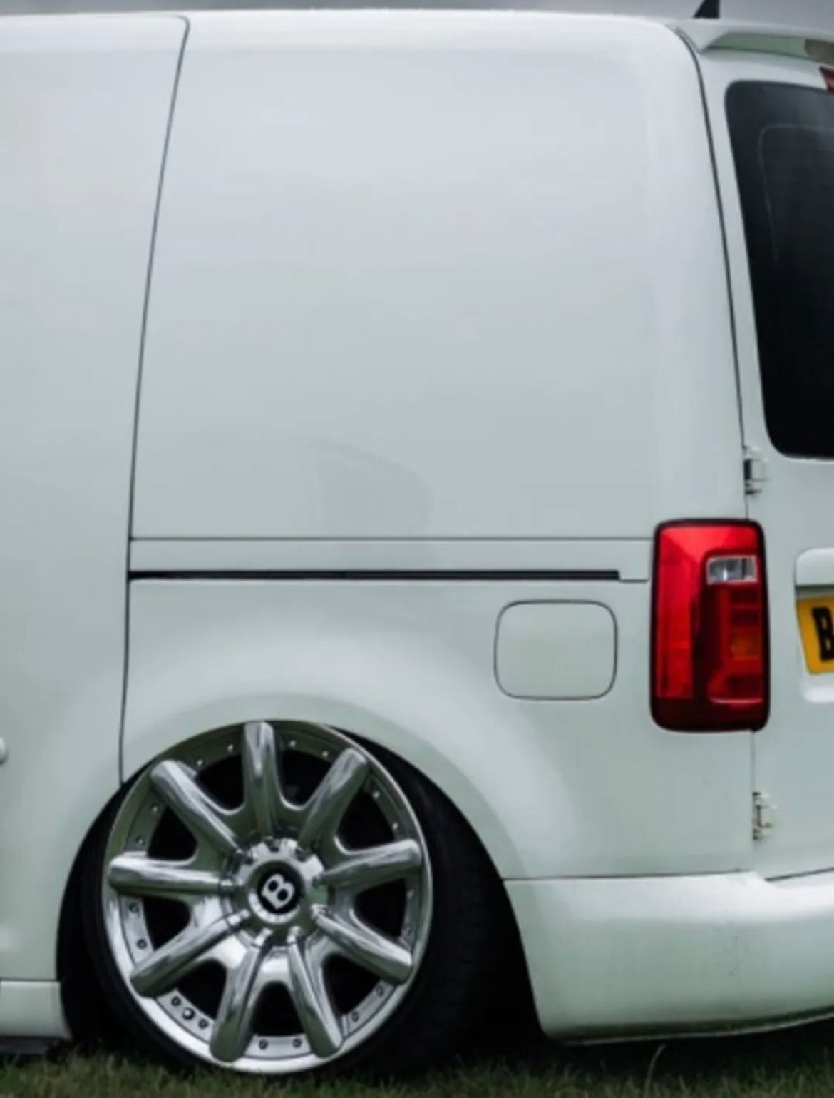 VW CADDY PASSENGERS SIDE LOADING DOOR RAIL COVER PAINTED IN LB9A